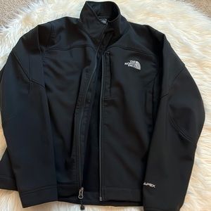Women’s medium north face tnf apex jacket. Black